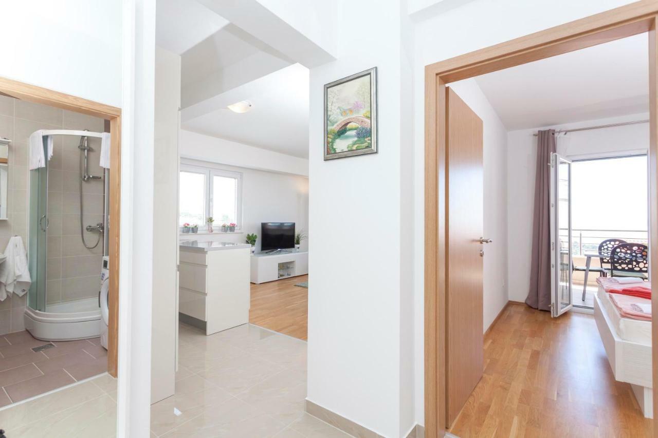 Apartments Dora มาคาร์สกา ภายนอก รูปภาพ