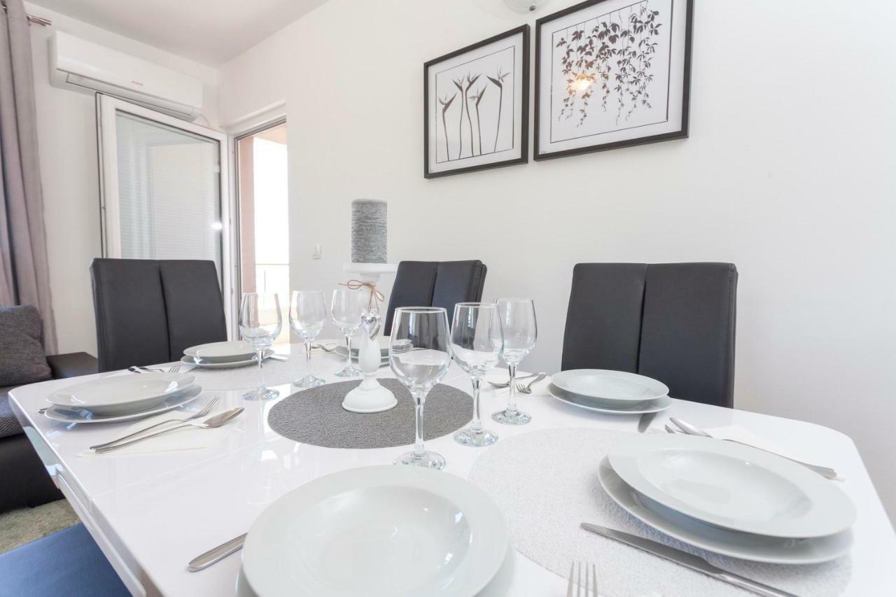 Apartments Dora มาคาร์สกา ภายนอก รูปภาพ