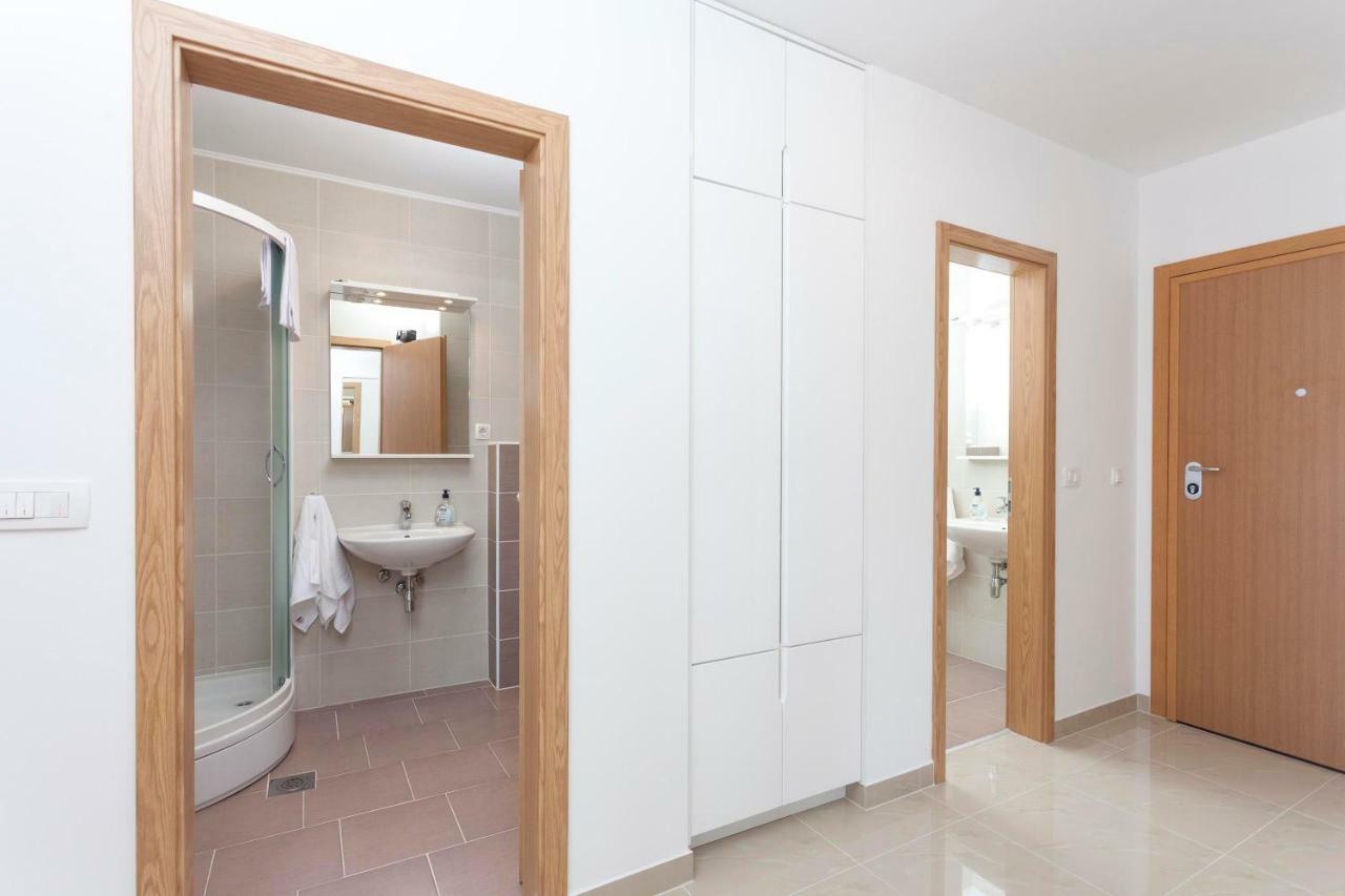 Apartments Dora มาคาร์สกา ภายนอก รูปภาพ