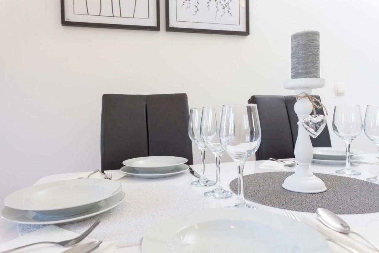 Apartments Dora มาคาร์สกา ภายนอก รูปภาพ