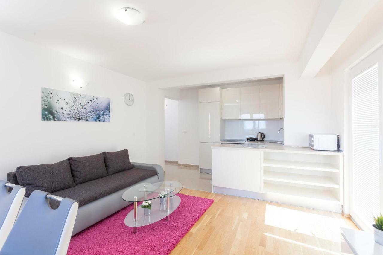 Apartments Dora มาคาร์สกา ภายนอก รูปภาพ