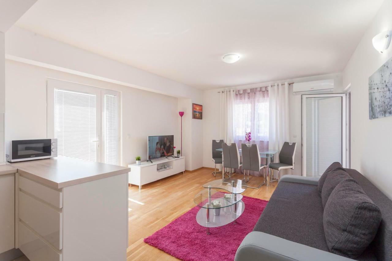 Apartments Dora มาคาร์สกา ภายนอก รูปภาพ