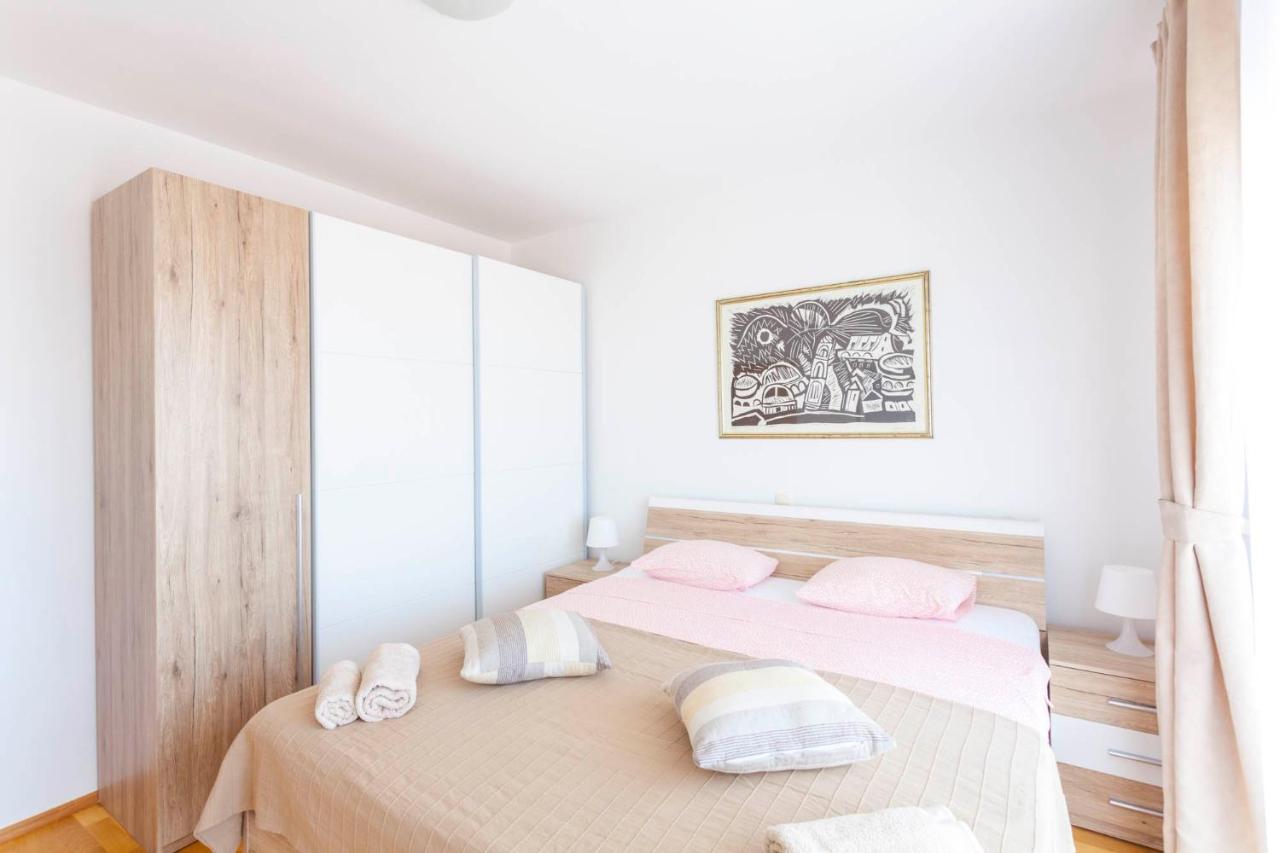 Apartments Dora มาคาร์สกา ภายนอก รูปภาพ