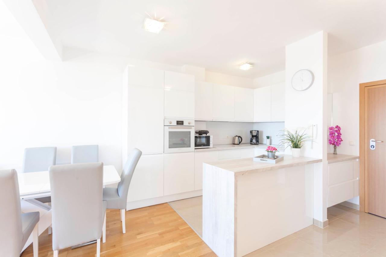 Apartments Dora มาคาร์สกา ภายนอก รูปภาพ